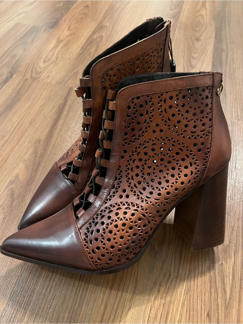 BNWT Capezzani Brown Italian Leather Perforated Laced Ankle Boots